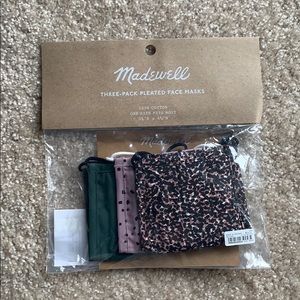 NWT Madewell Three-Pack Pleated Face Masks